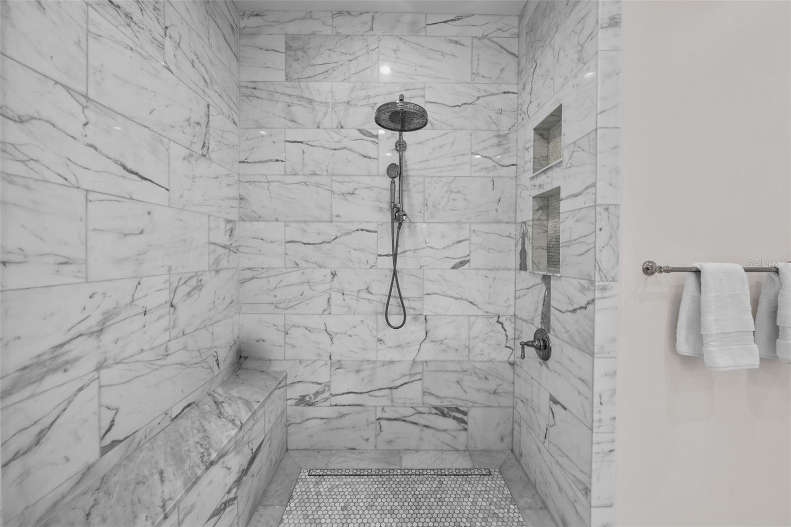 NEW SUBURB BEAUTIFUL - Residential