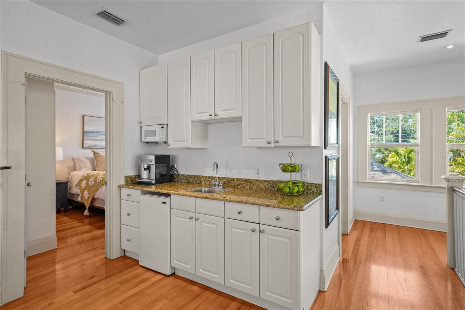 NEW SUBURB BEAUTIFUL - Residential