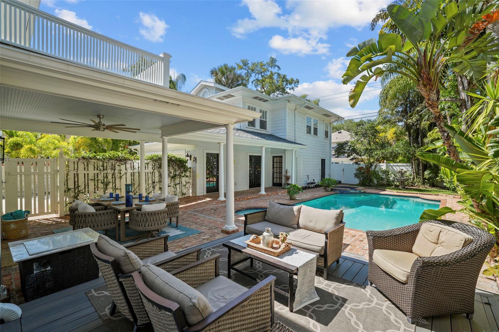 NEW SUBURB BEAUTIFUL - Residential