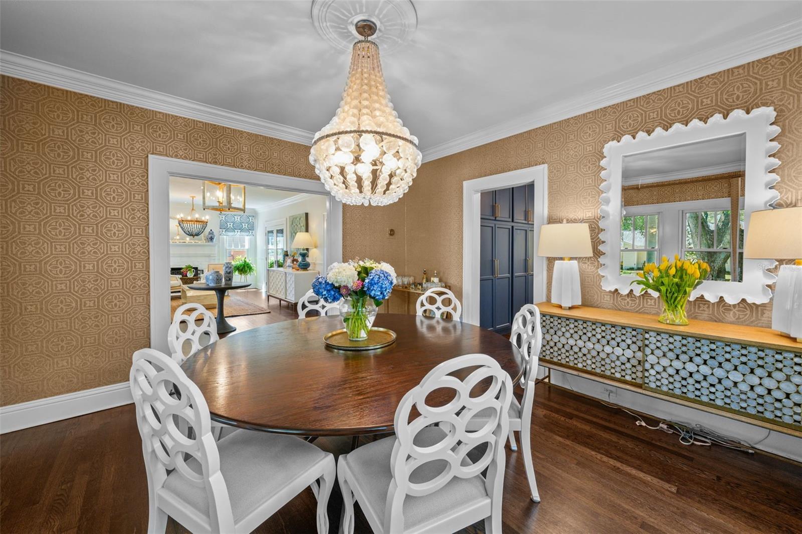 NEW SUBURB BEAUTIFUL - Residential