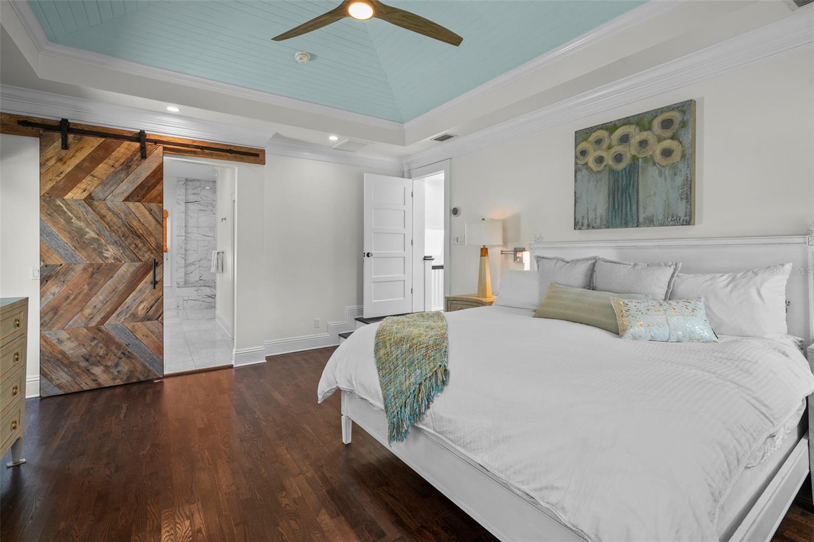 NEW SUBURB BEAUTIFUL - Residential