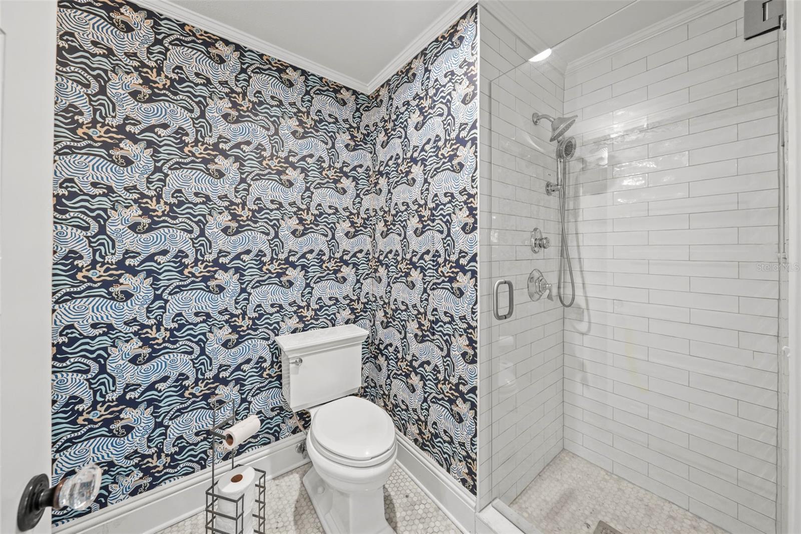 NEW SUBURB BEAUTIFUL - Residential