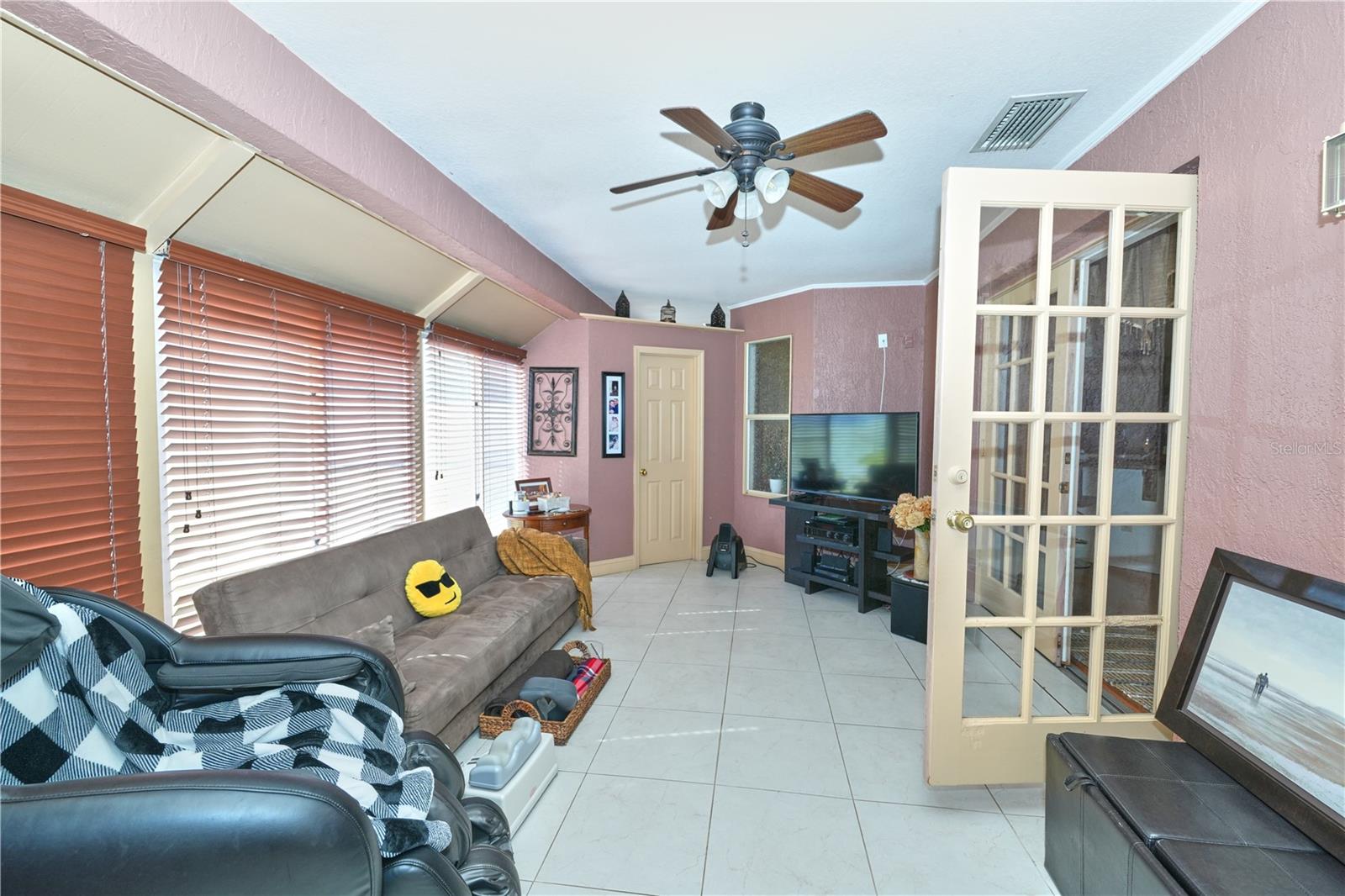 LAKE OLYMPIA CLUB - Residential