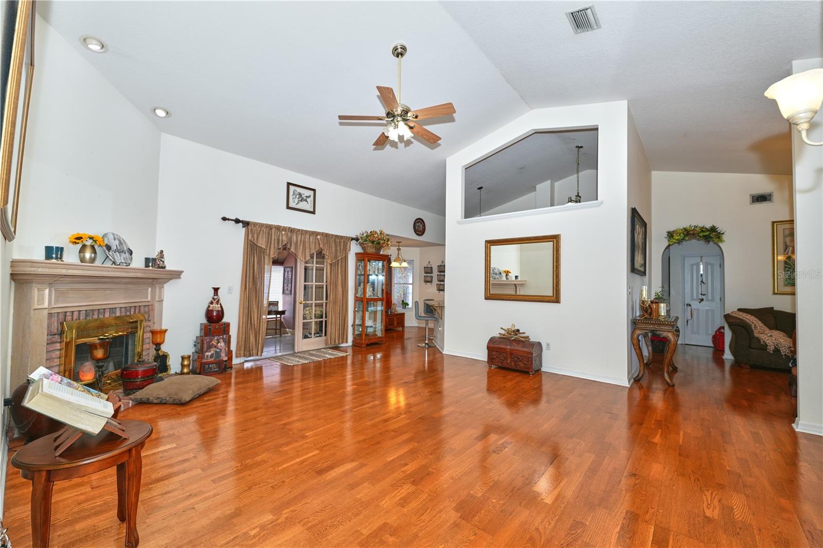 LAKE OLYMPIA CLUB - Residential