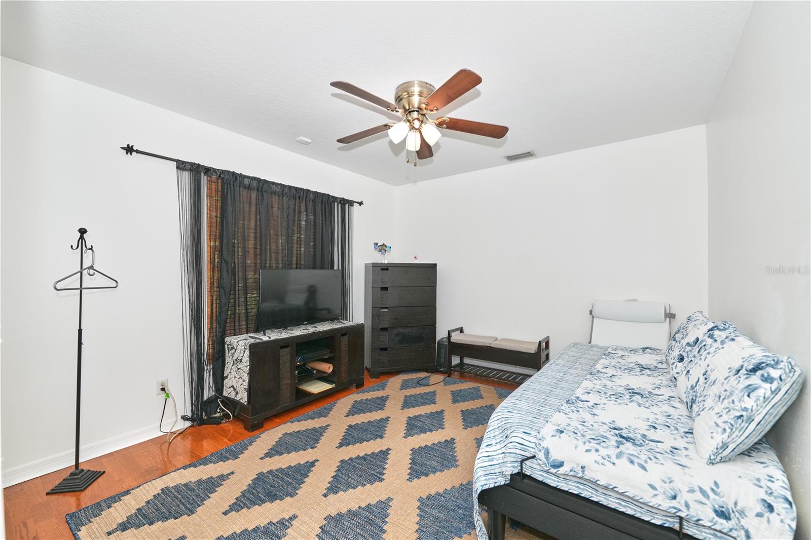 LAKE OLYMPIA CLUB - Residential