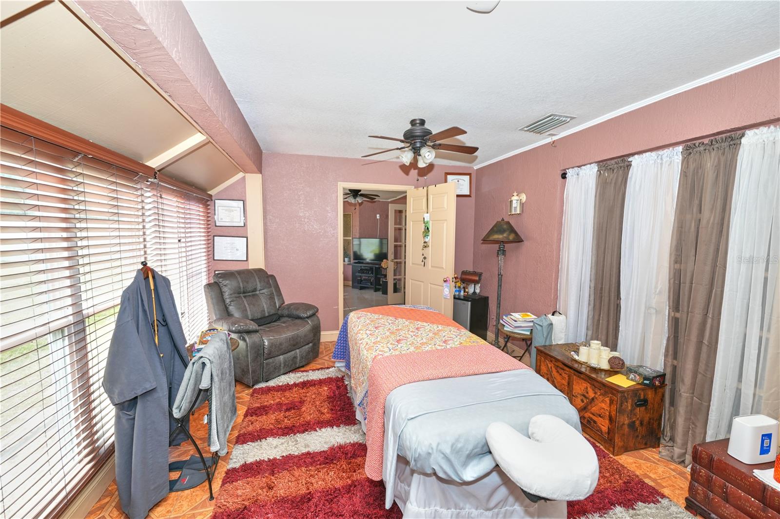 LAKE OLYMPIA CLUB - Residential