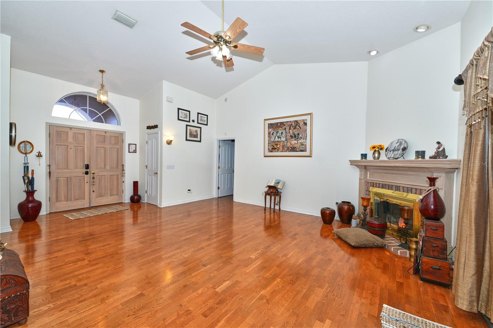 LAKE OLYMPIA CLUB - Residential