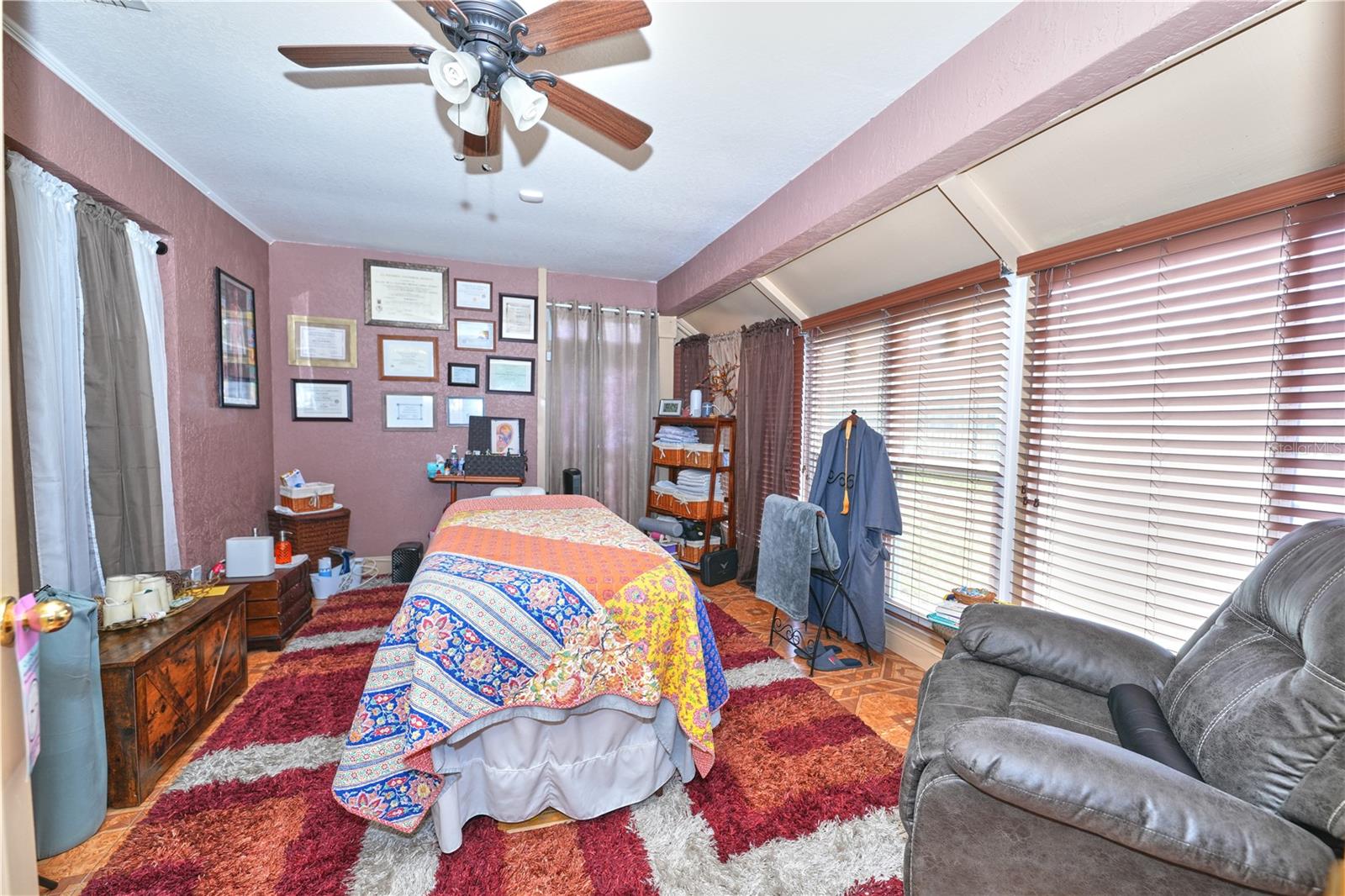 LAKE OLYMPIA CLUB - Residential