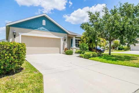 Photo of 11790 Fennemore Way, Parrish, FL 34219 (MLS # A4644983)