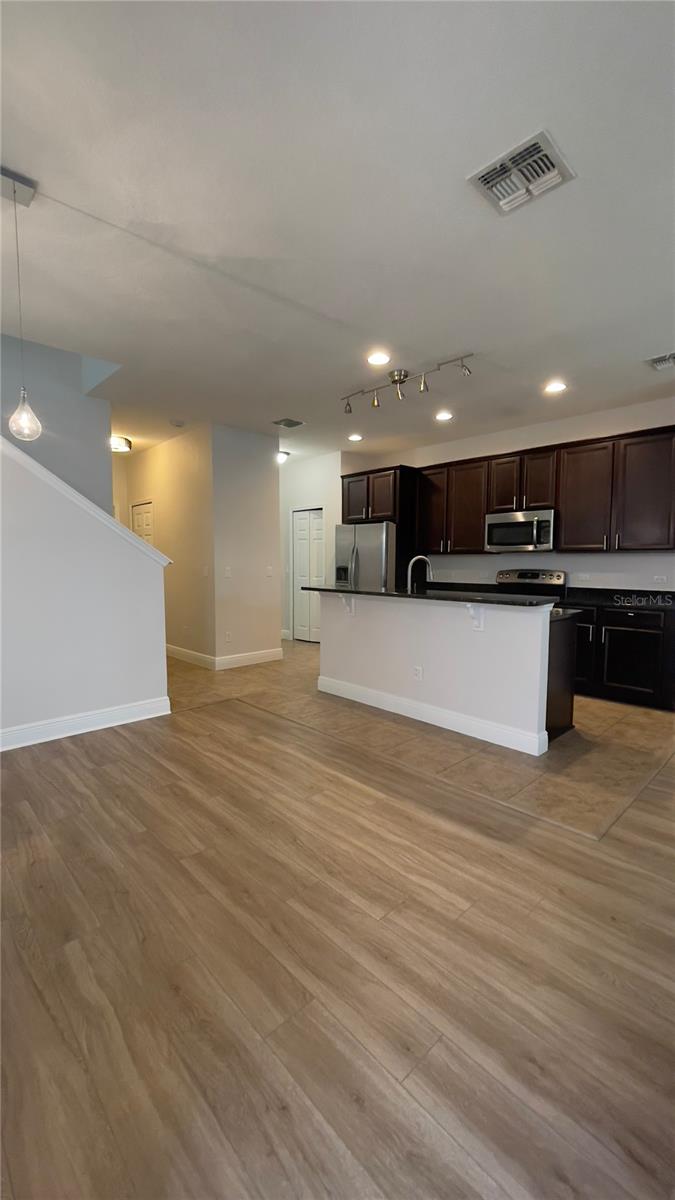 WINDERMERE LNDGS PH 02 - Residential Lease