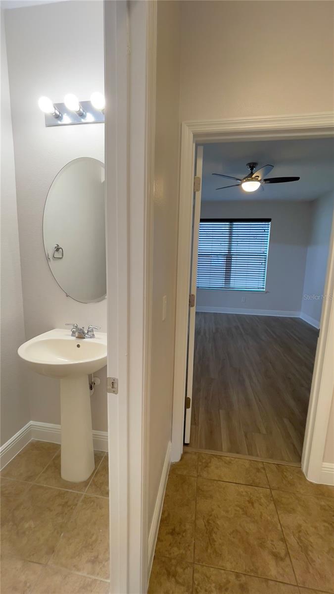 WINDERMERE LNDGS PH 02 - Residential Lease