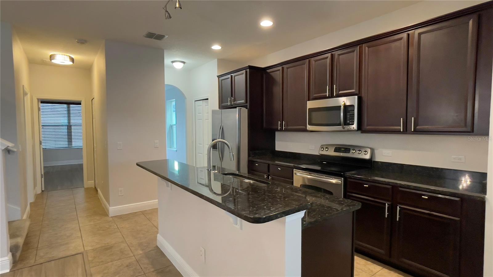 WINDERMERE LNDGS PH 02 - Residential Lease