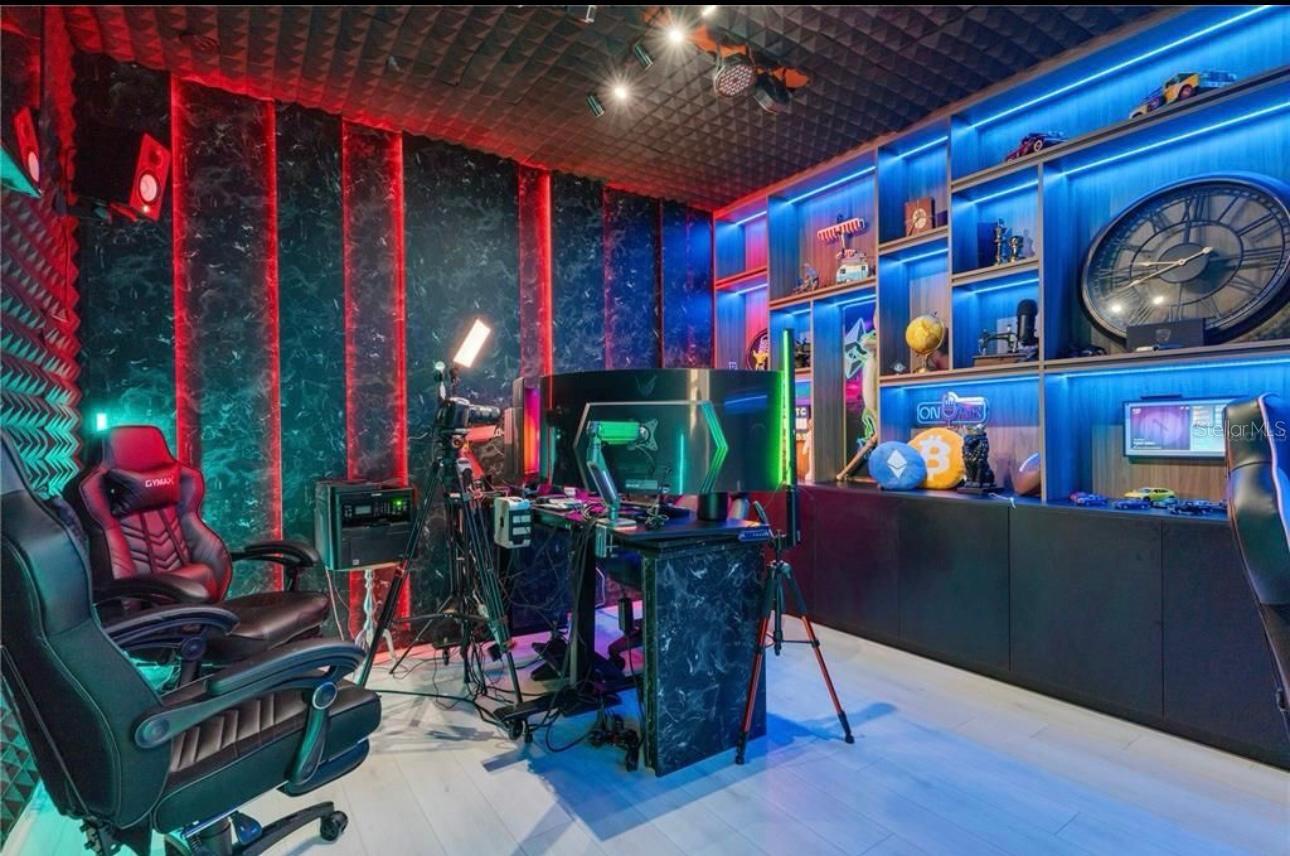 ESTATES/PARKSIDE - Residential