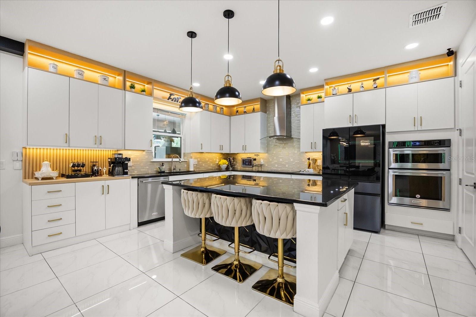 8109 LUDINGTON CIRCLE