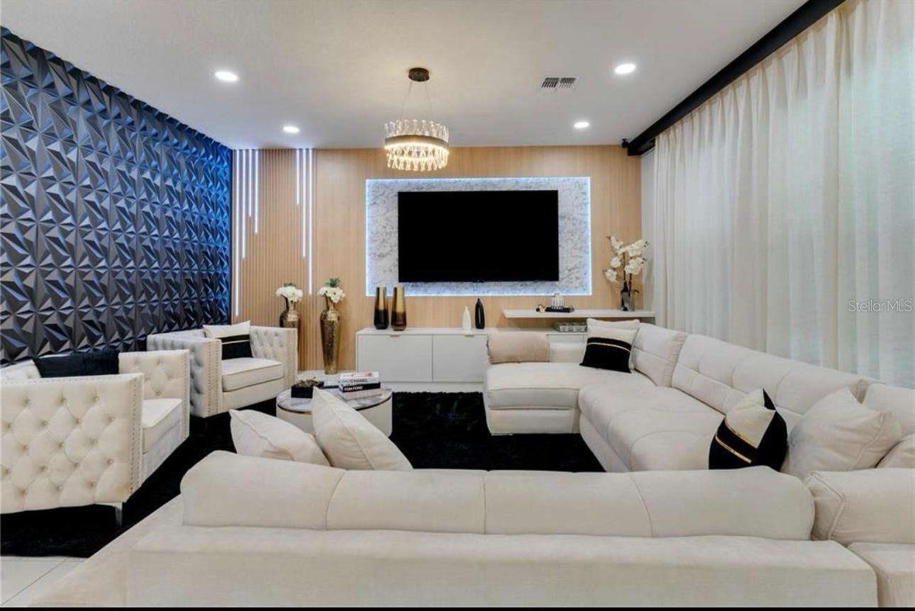 8109 LUDINGTON CIRCLE