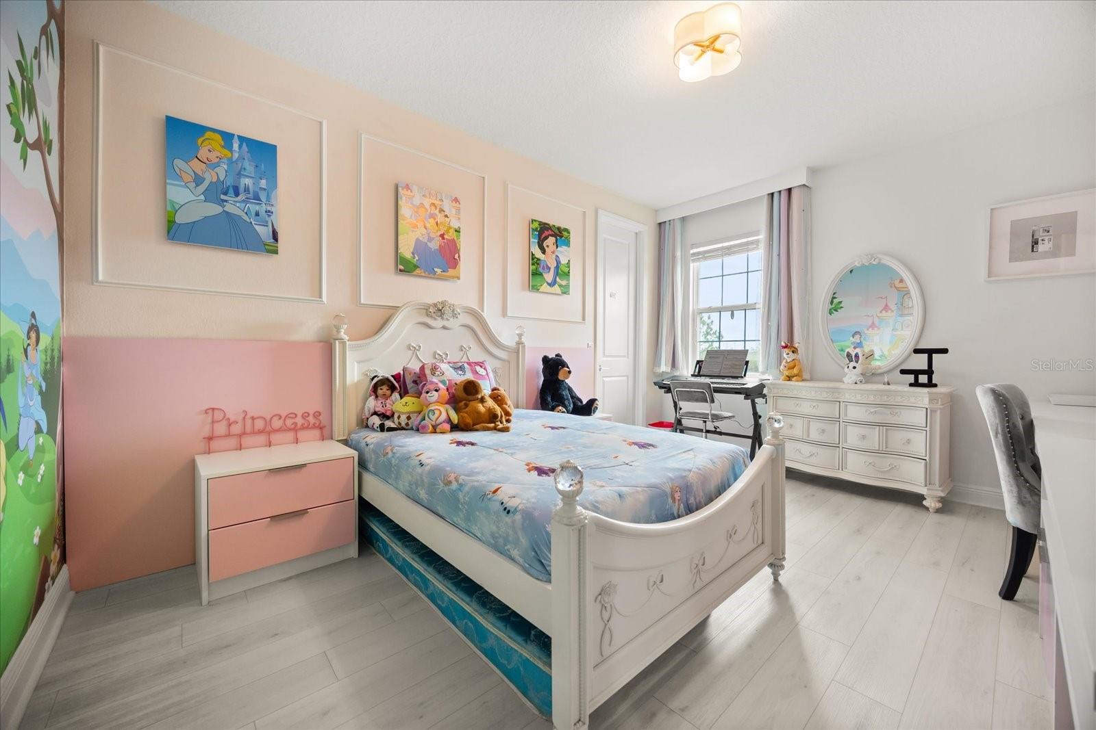 ESTATES/PARKSIDE - Residential