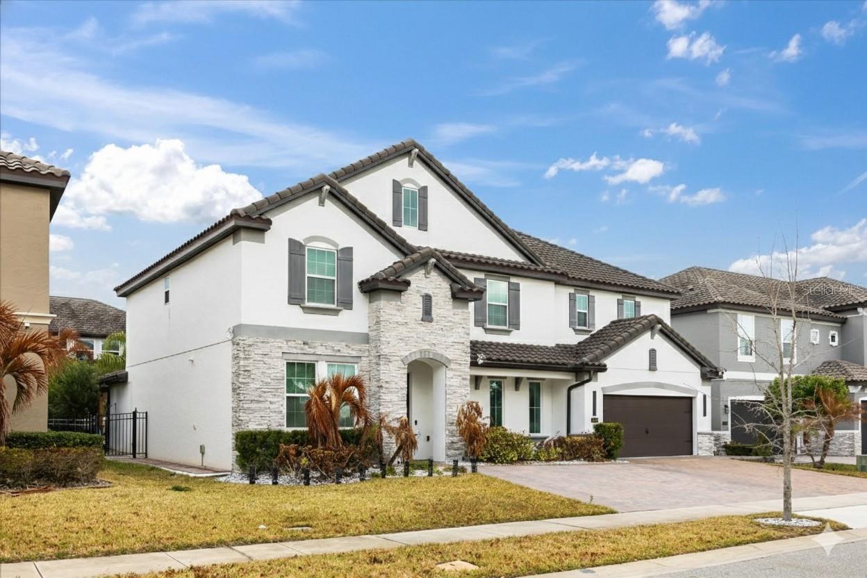 ESTATES/PARKSIDE - Residential