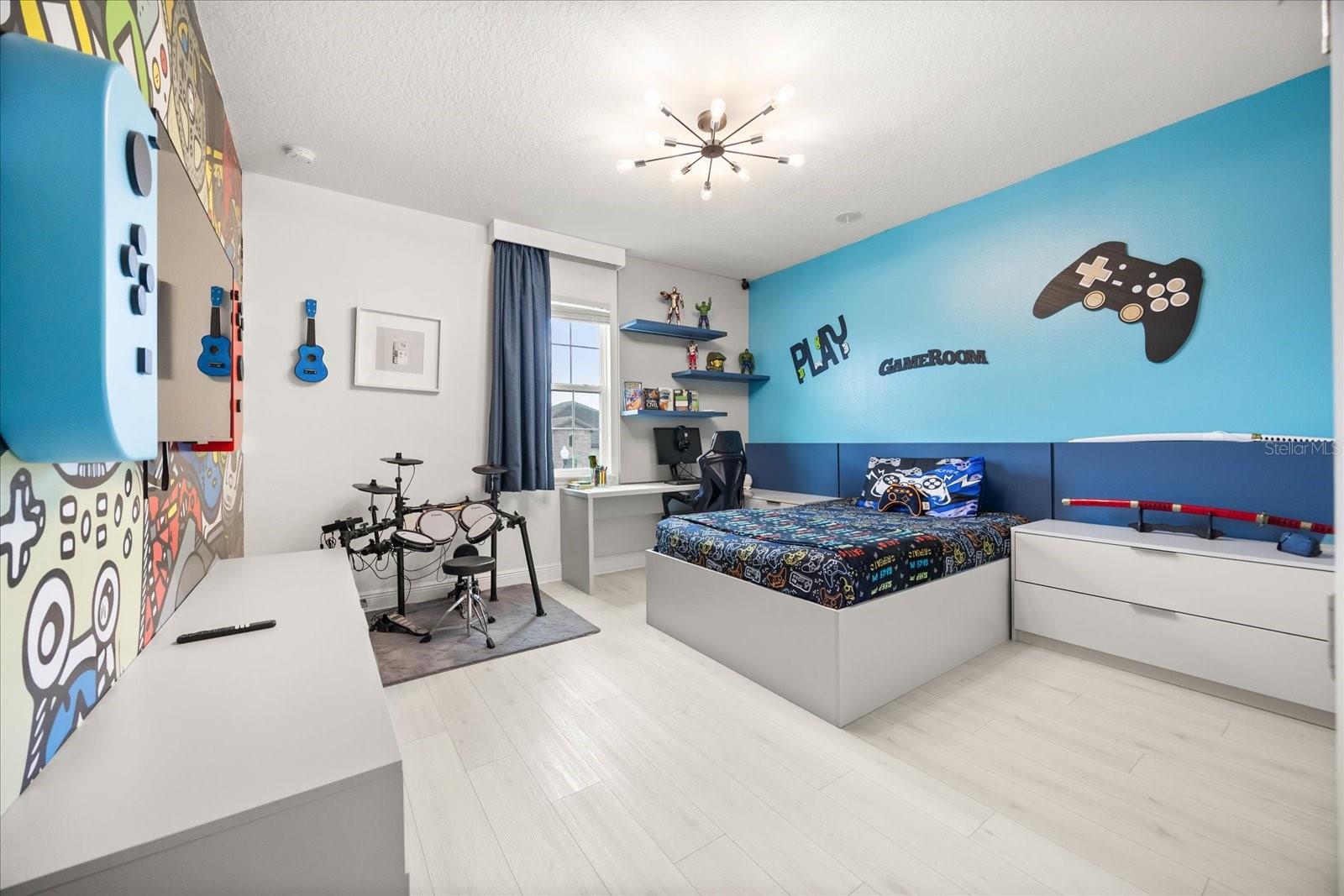 ESTATES/PARKSIDE - Residential