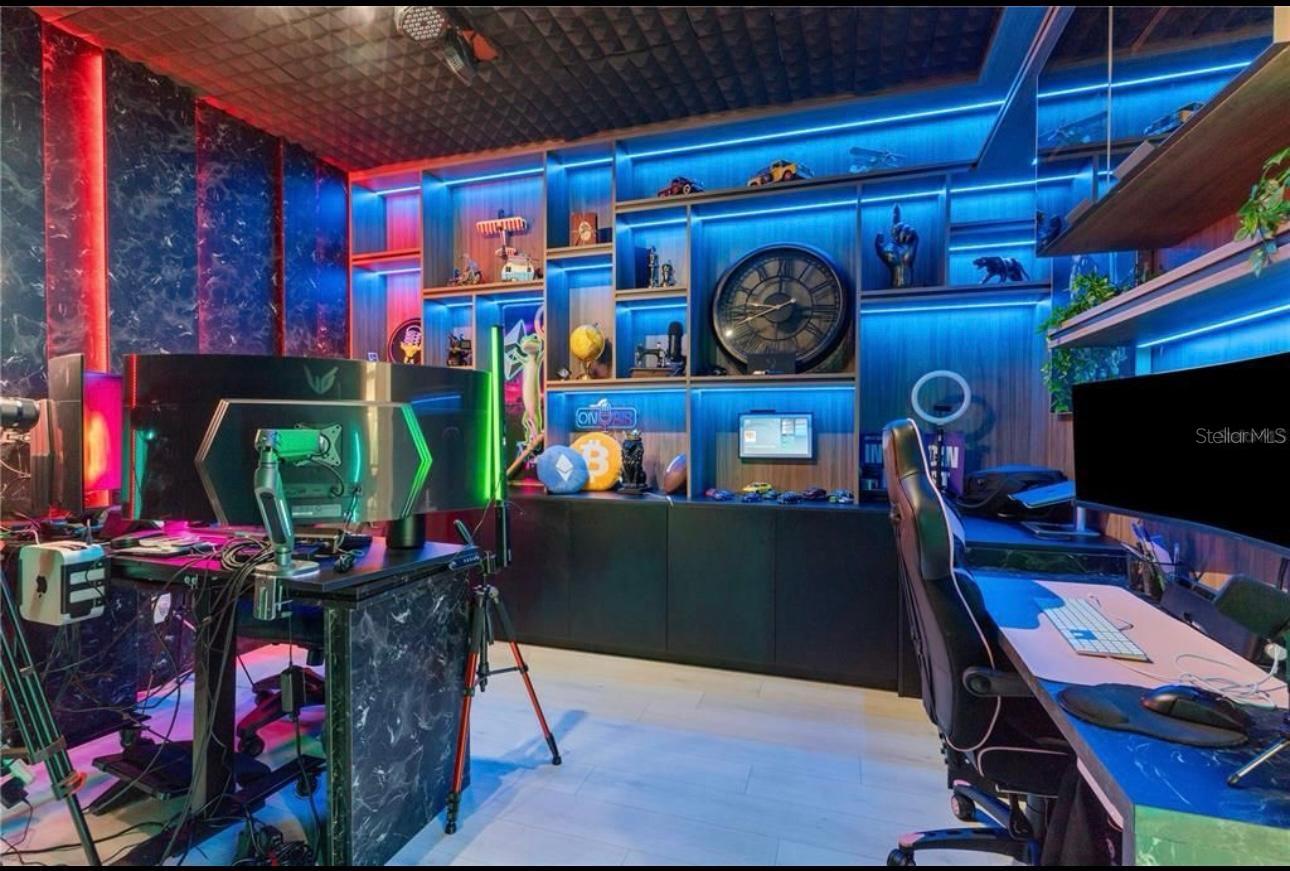 ESTATES/PARKSIDE - Residential