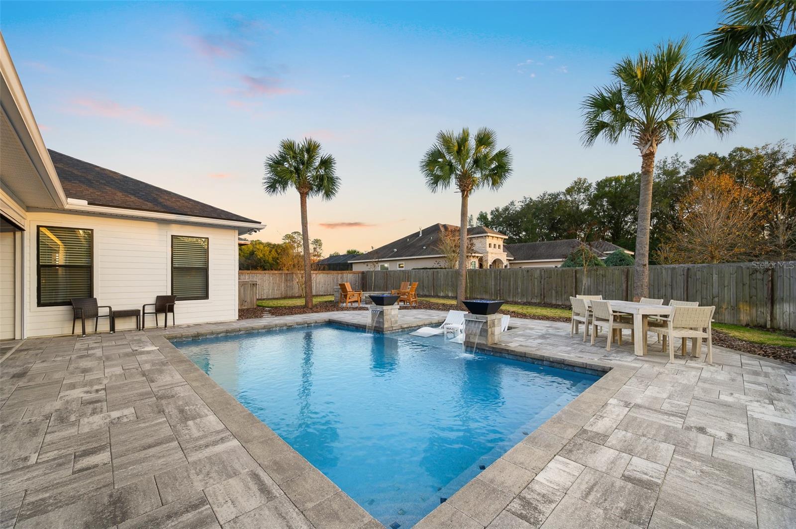 GLORIAS WAY - Residential