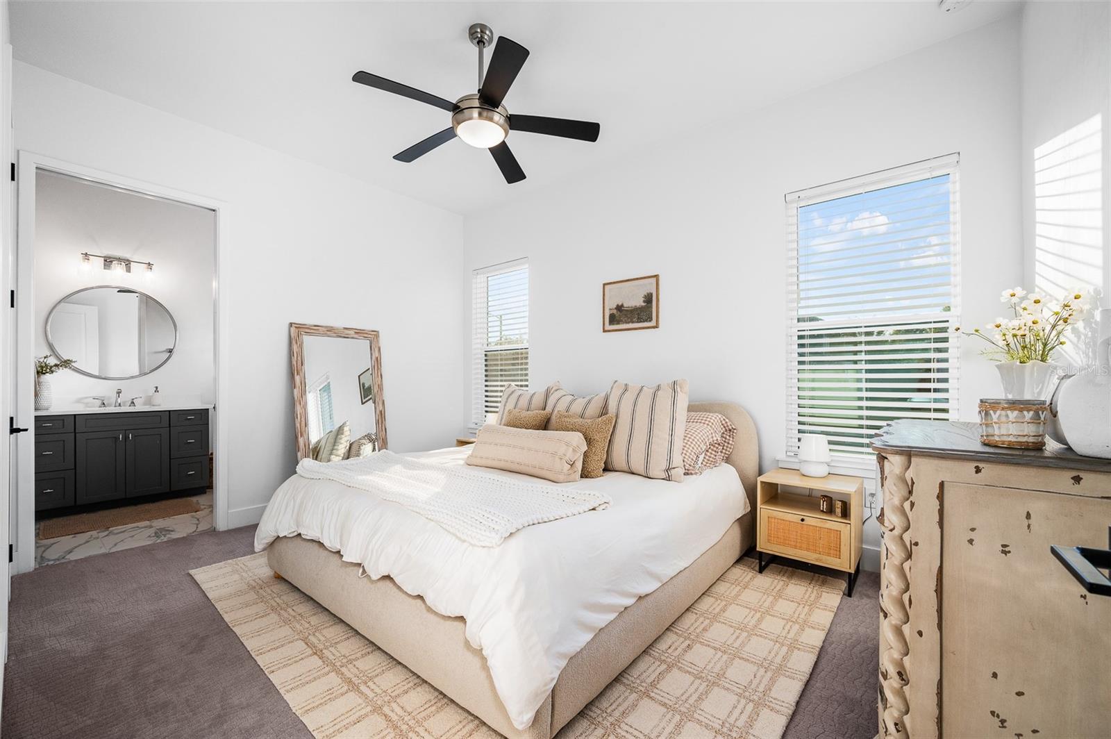 GLORIAS WAY - Residential