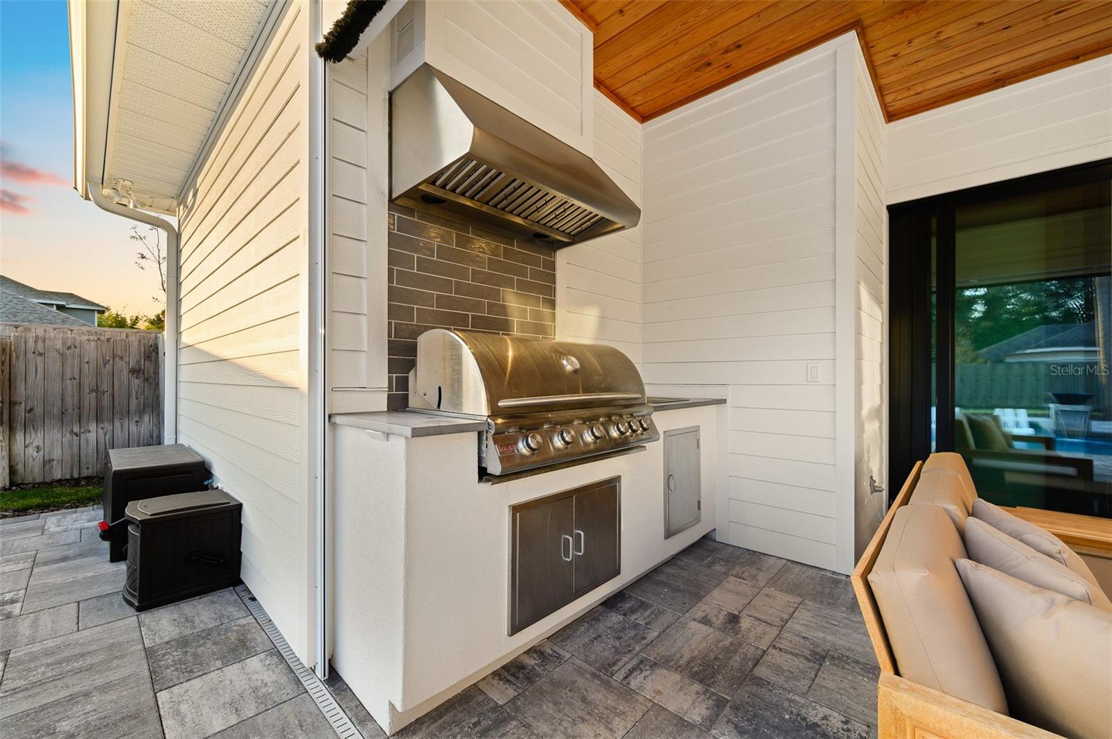 GLORIAS WAY - Residential