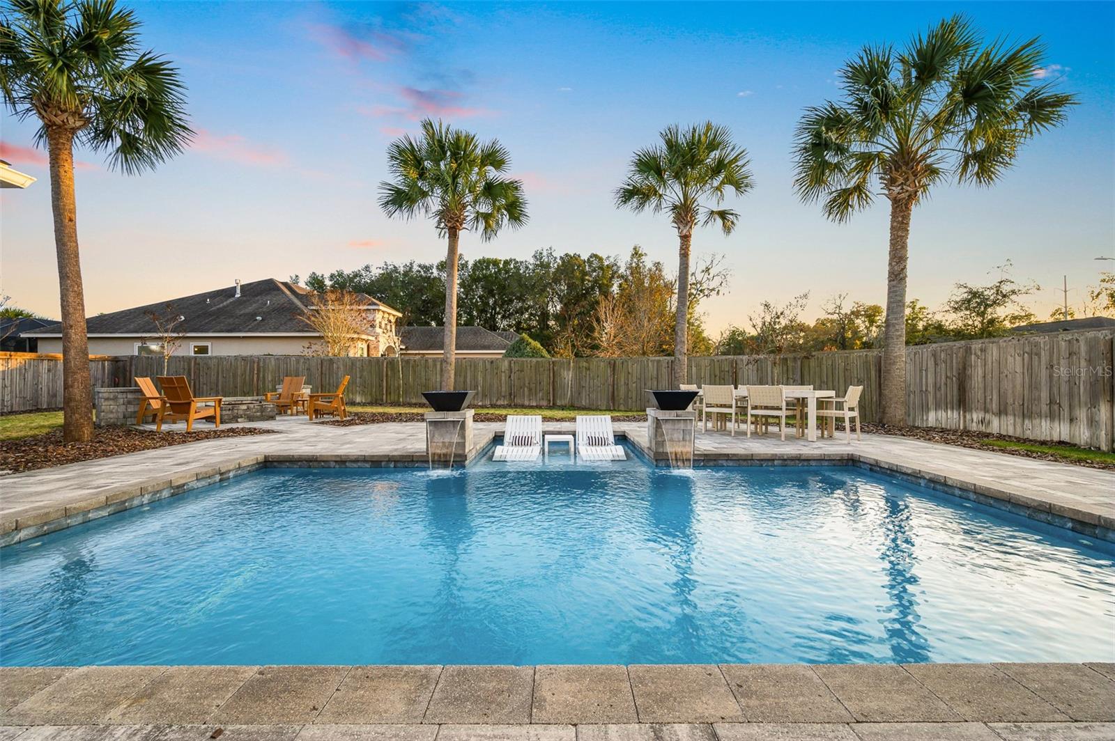 GLORIAS WAY - Residential