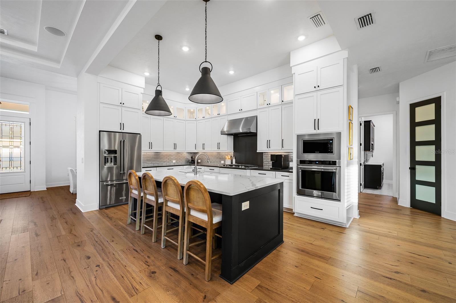 GLORIAS WAY - Residential