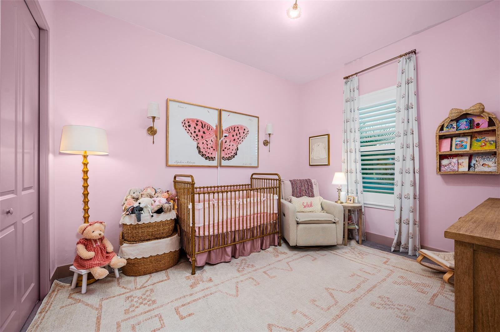 GLORIAS WAY - Residential