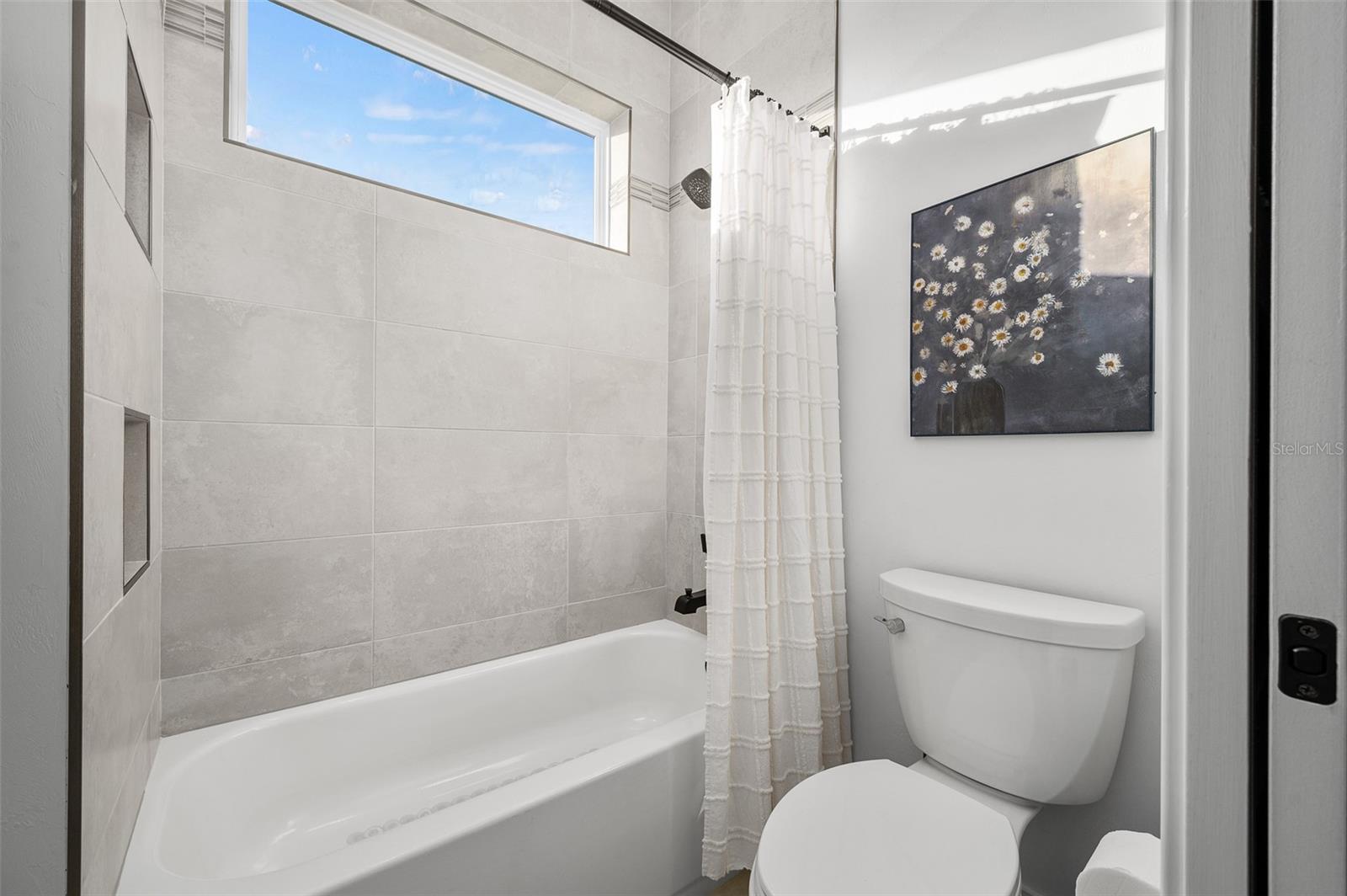 GLORIAS WAY - Residential