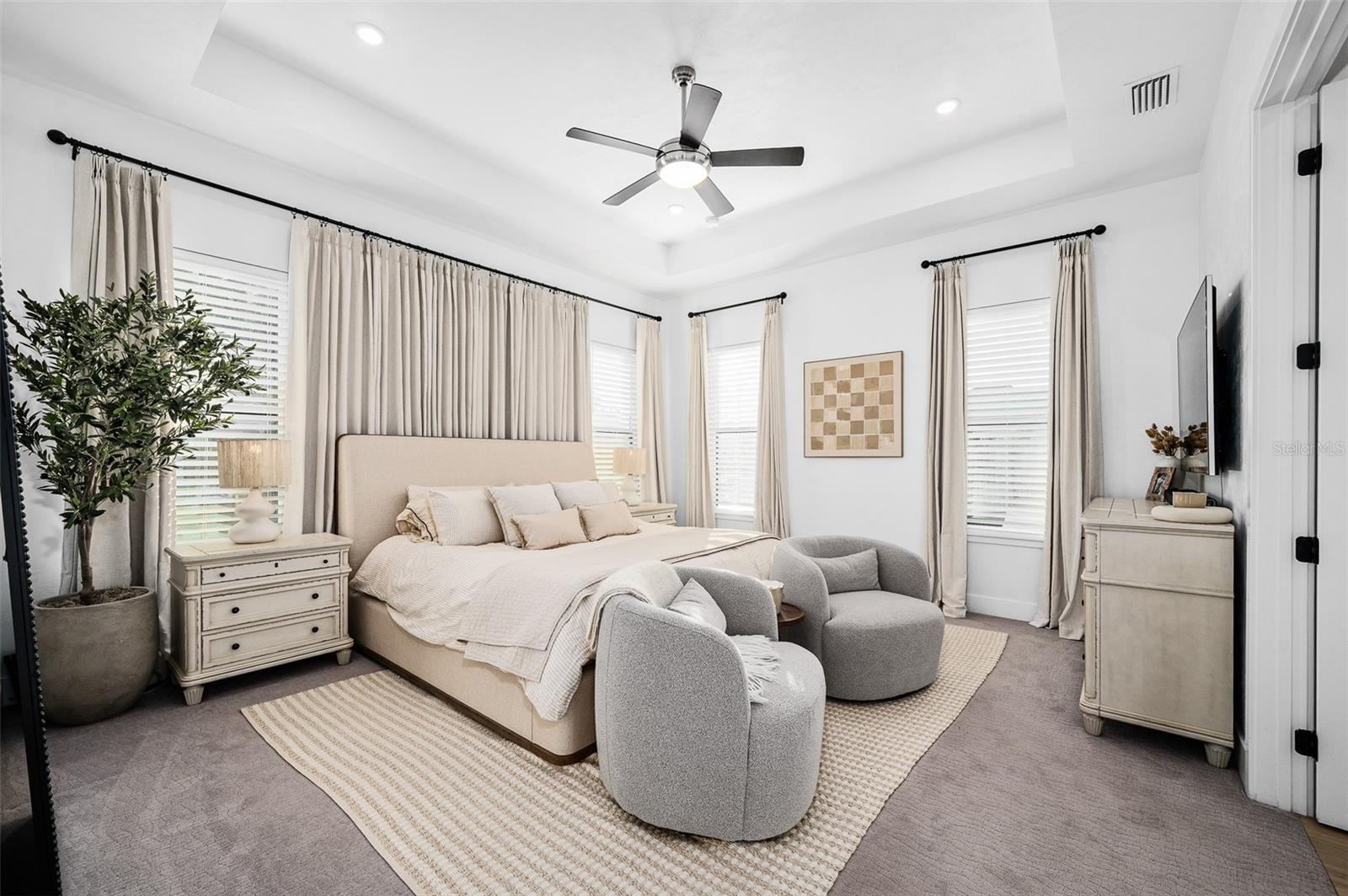 GLORIAS WAY - Residential