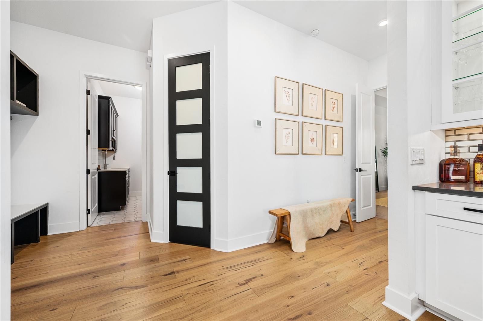 GLORIAS WAY - Residential