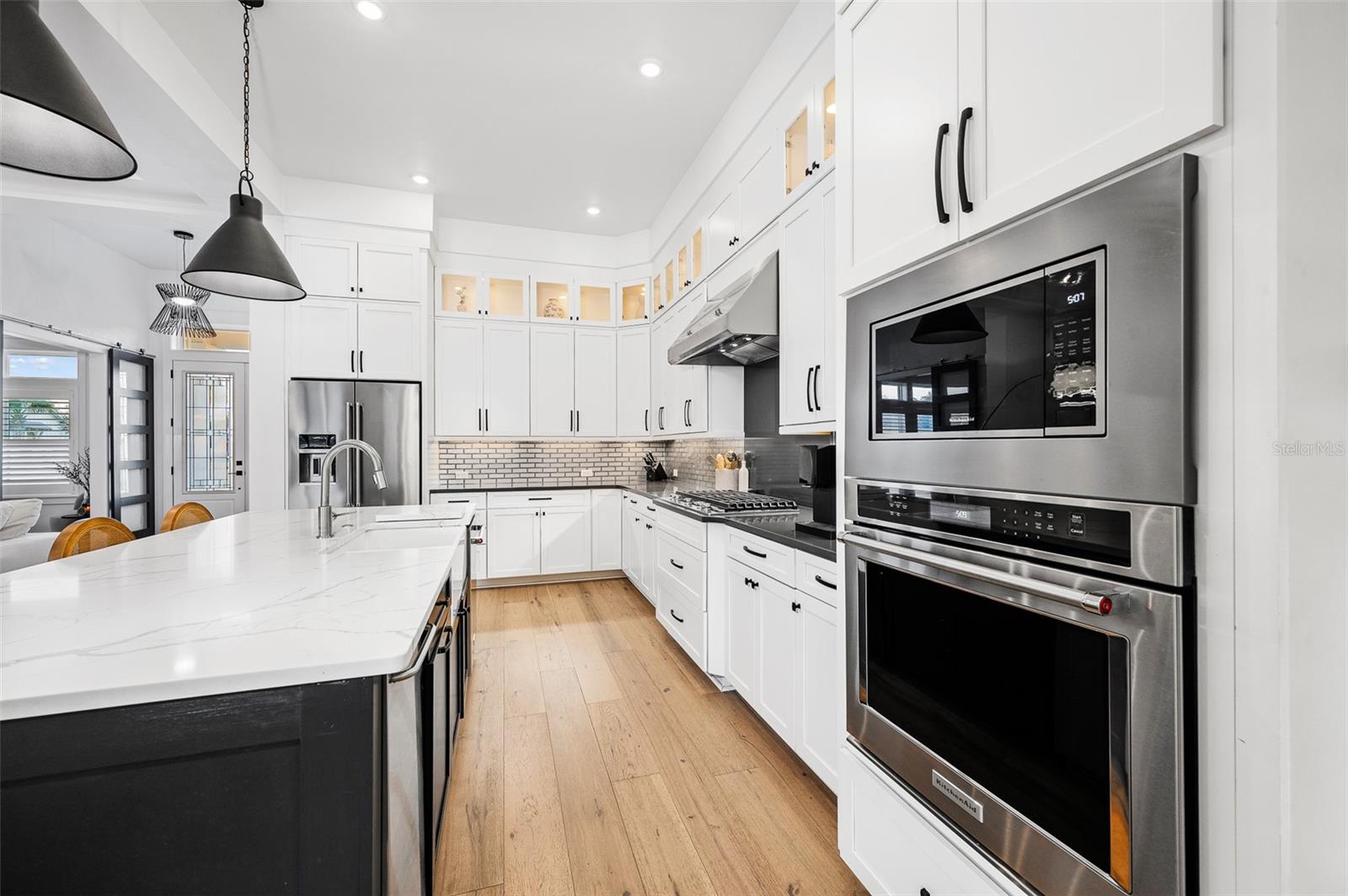 GLORIAS WAY - Residential