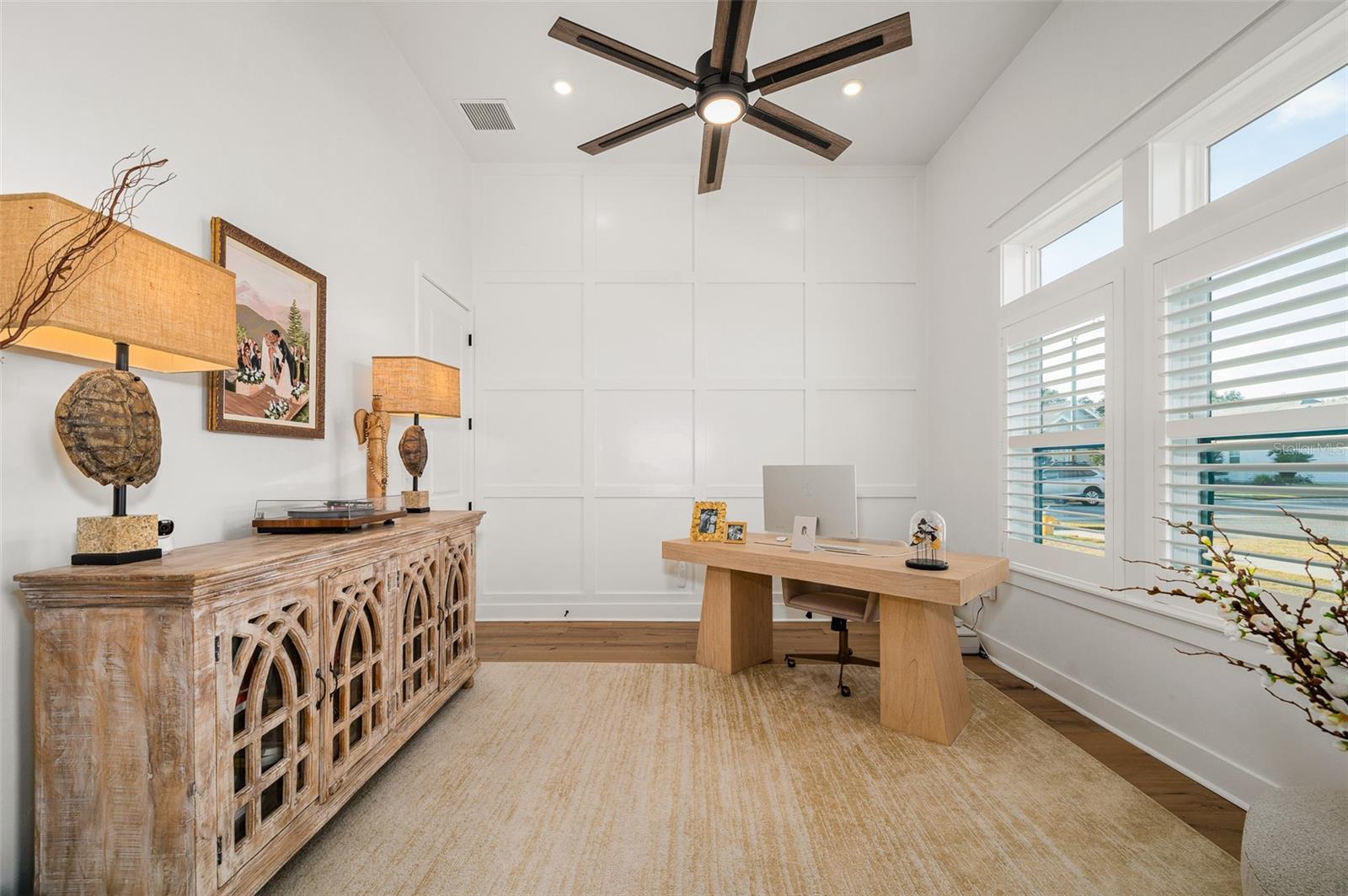 GLORIAS WAY - Residential