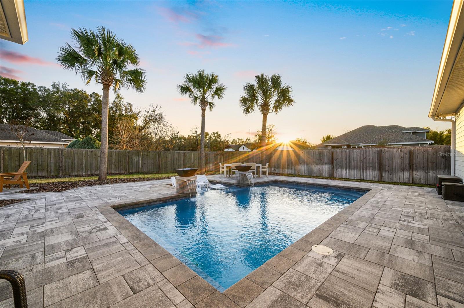 GLORIAS WAY - Residential