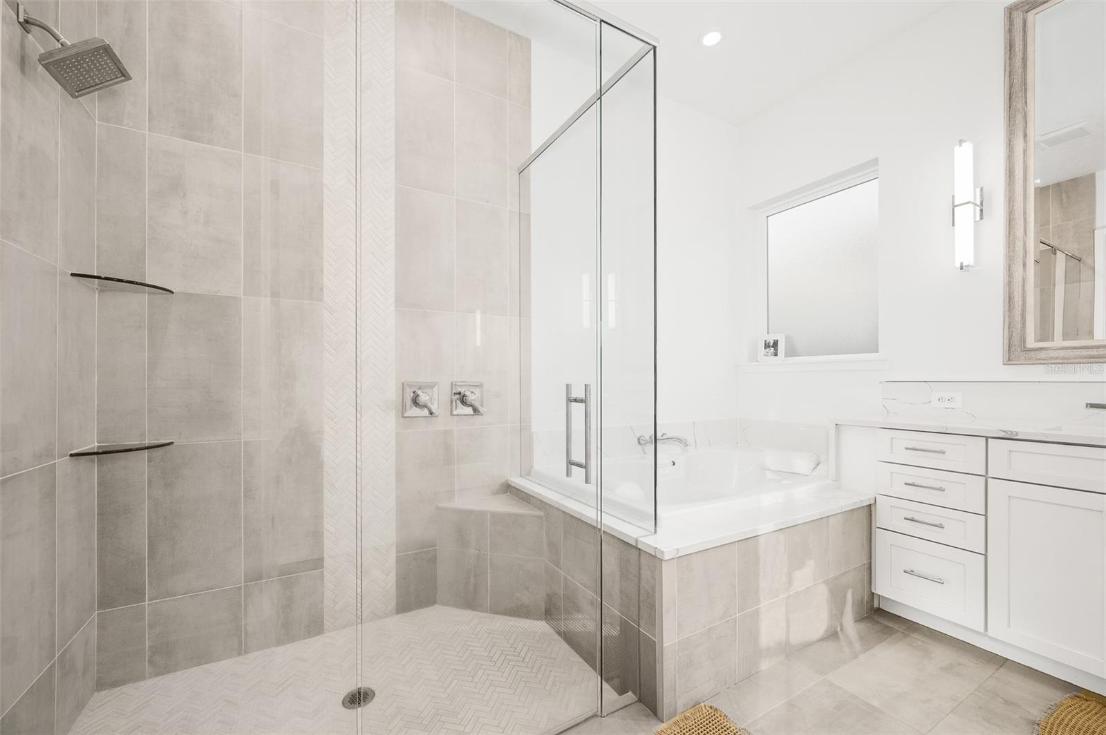 GLORIAS WAY - Residential