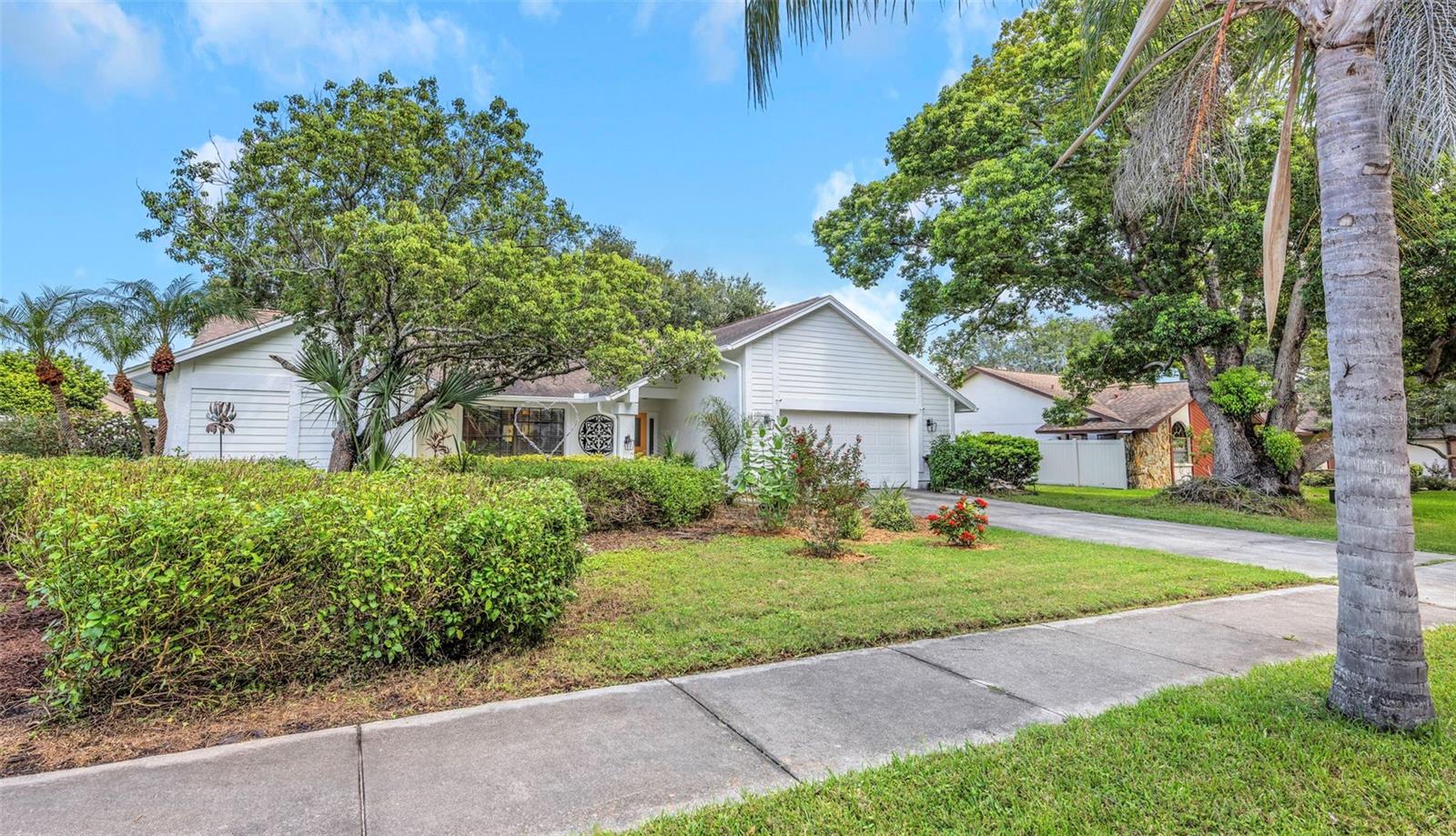 Search Properties for Sale 1 1620 COUNTRY LANE