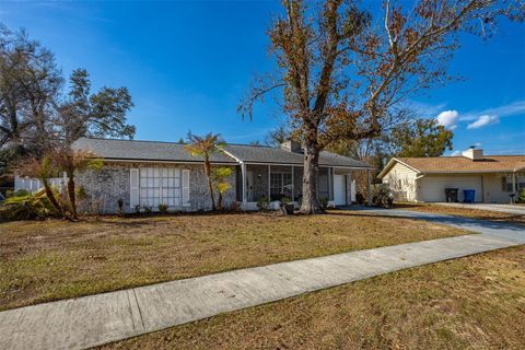 Photo of 806 Chadsworth Avenue, Seffner, FL 33584 (MLS # TB8480579)