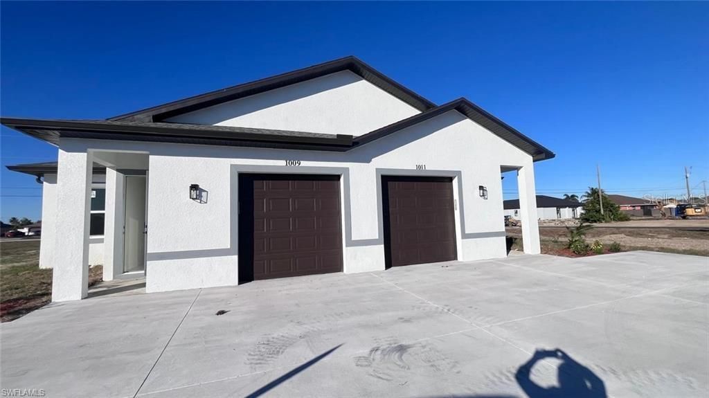 Photo of 1009 NE 15th Ln St, Cape Coral, FL 33909 (MLS # A4685763)