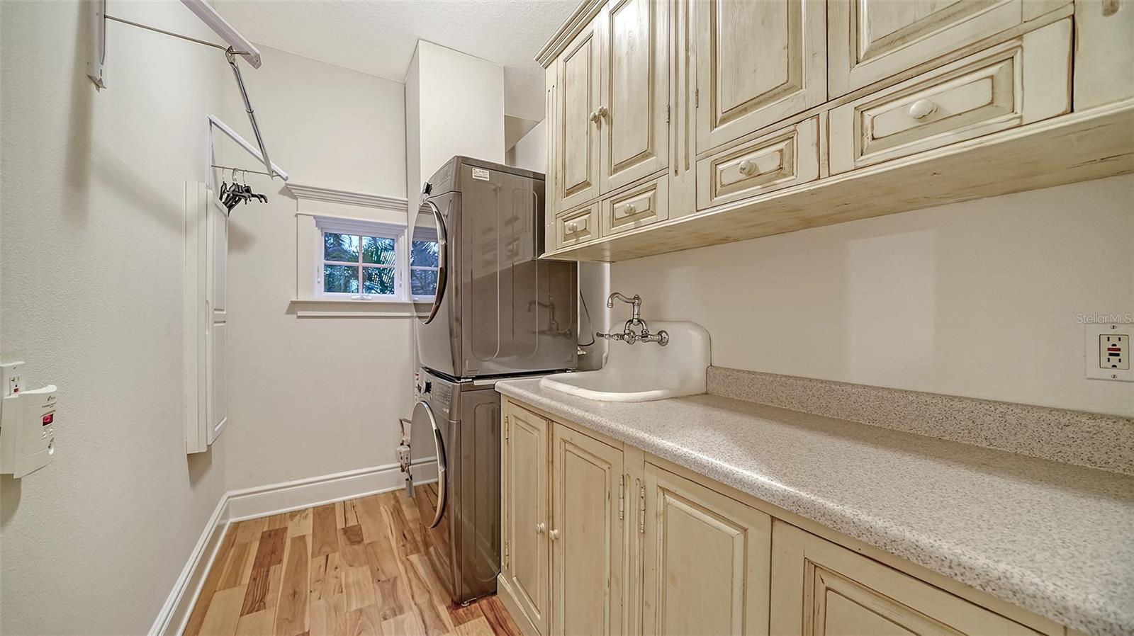 VACATED GULF AVE - Residential