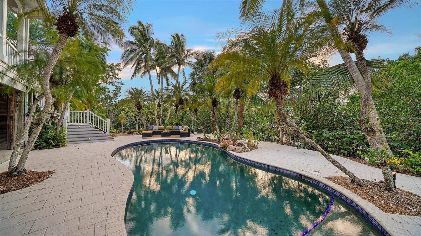 VACATED GULF AVE - Residential