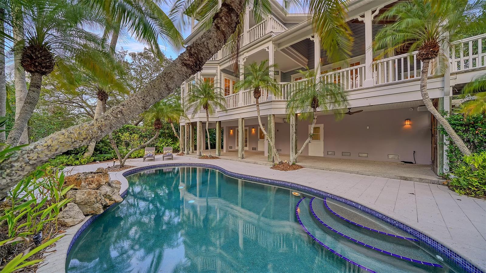 VACATED GULF AVE - Residential