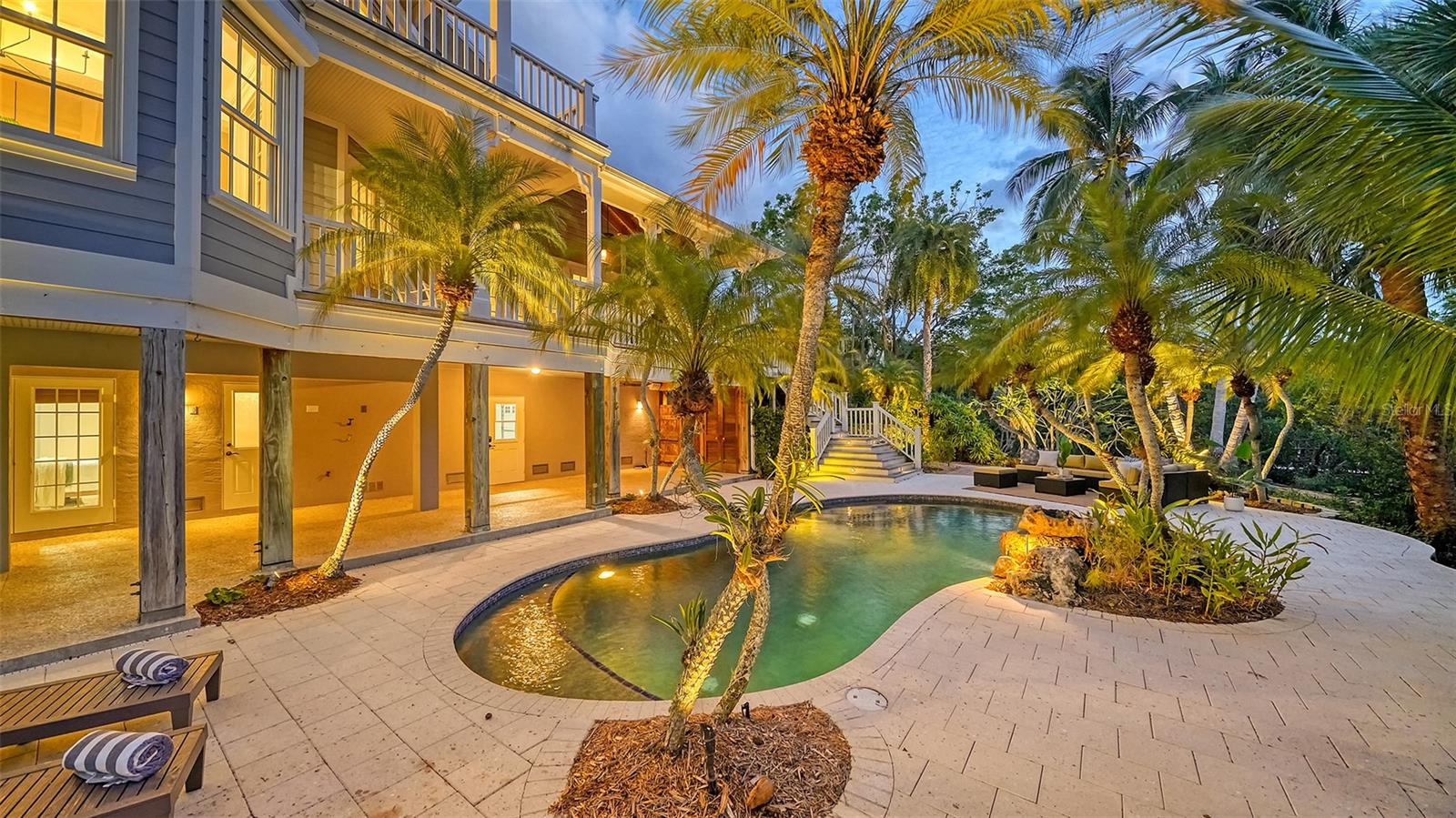 VACATED GULF AVE - Residential