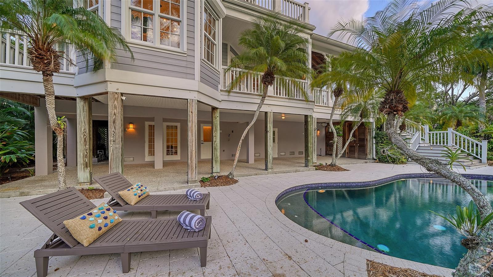 VACATED GULF AVE - Residential