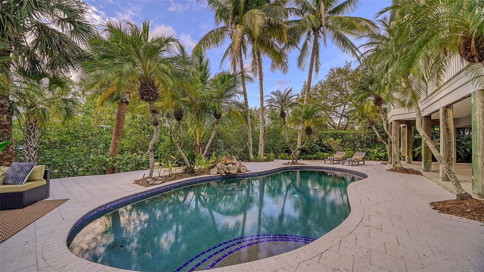 VACATED GULF AVE - Residential