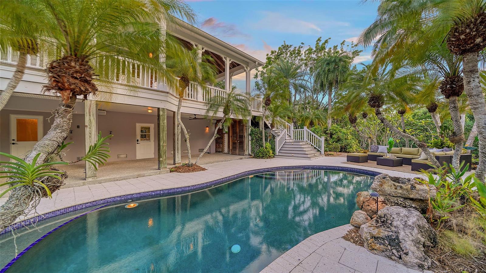 VACATED GULF AVE - Residential