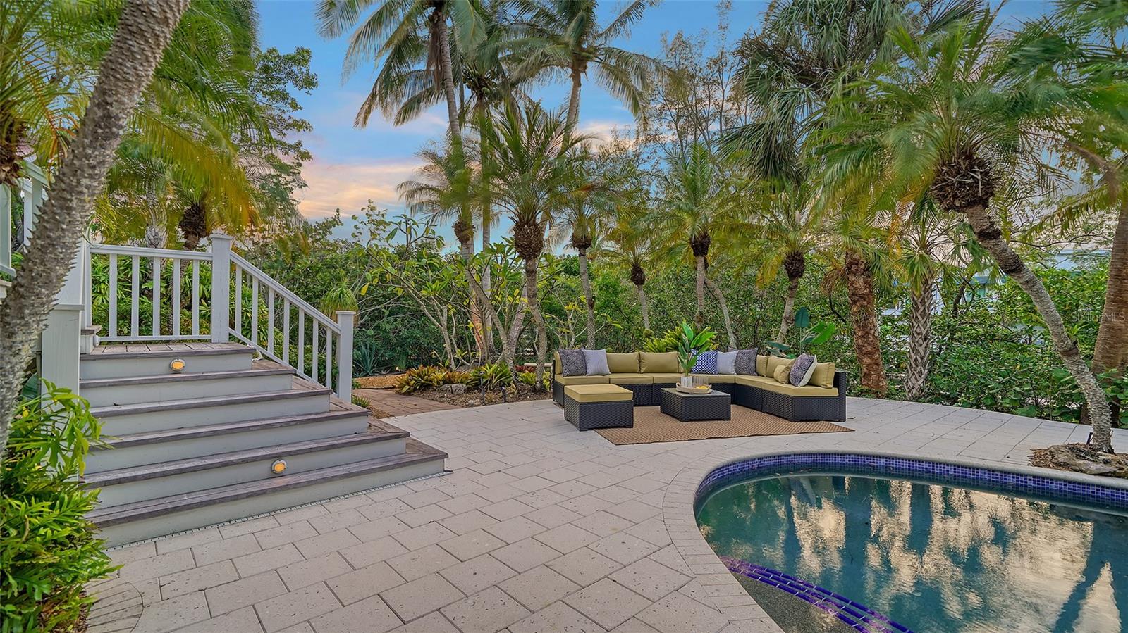 VACATED GULF AVE - Residential