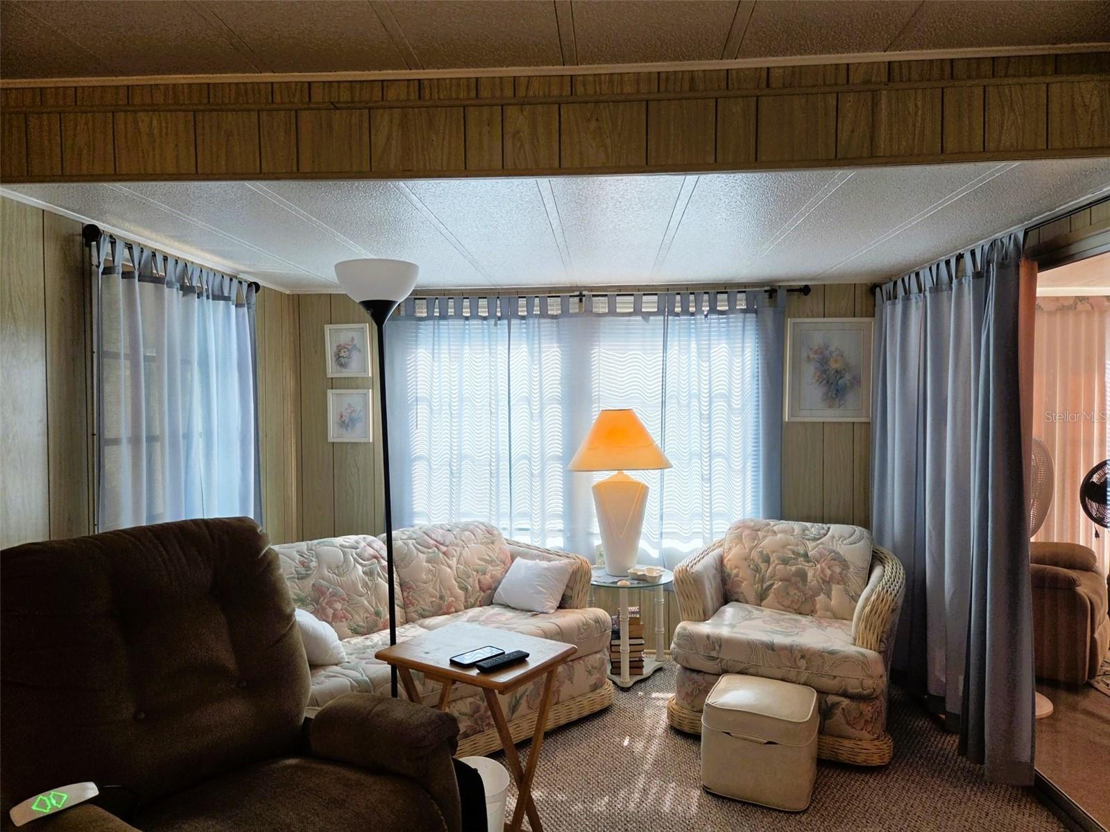 OAKWOOD MANOR - Residential