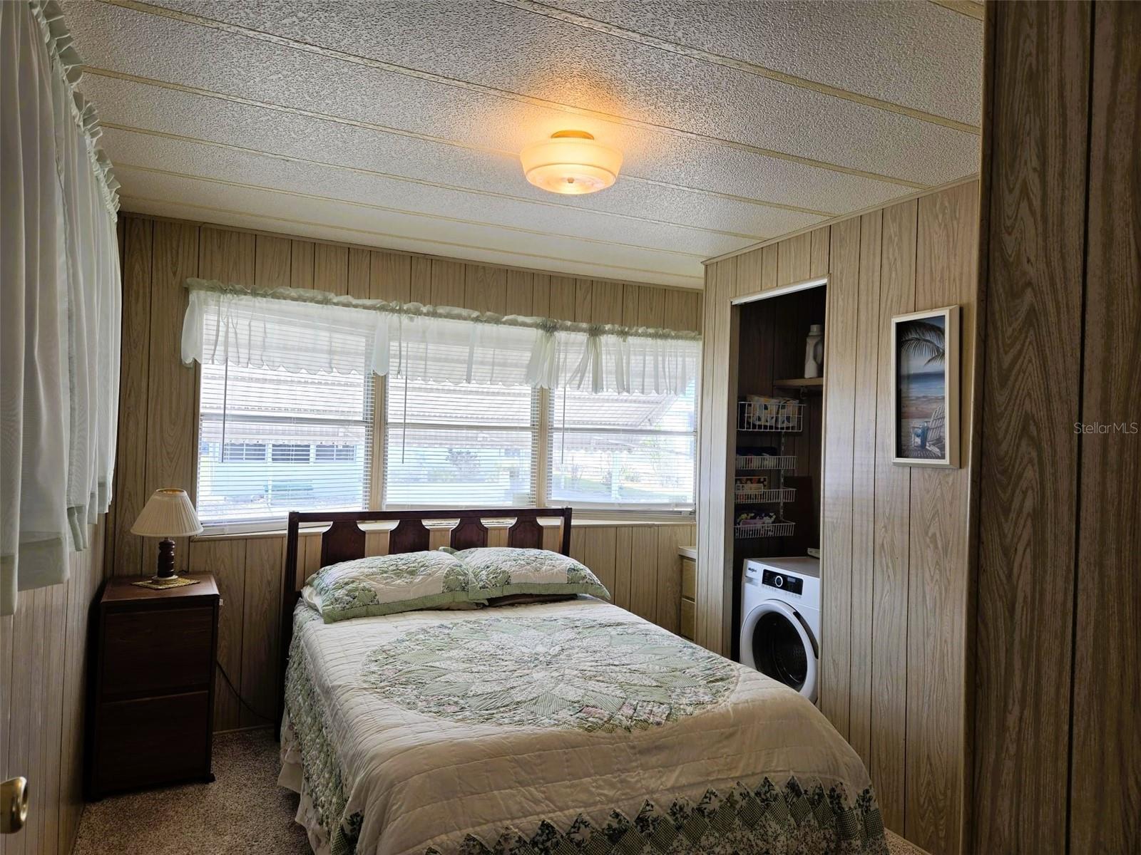 OAKWOOD MANOR - Residential