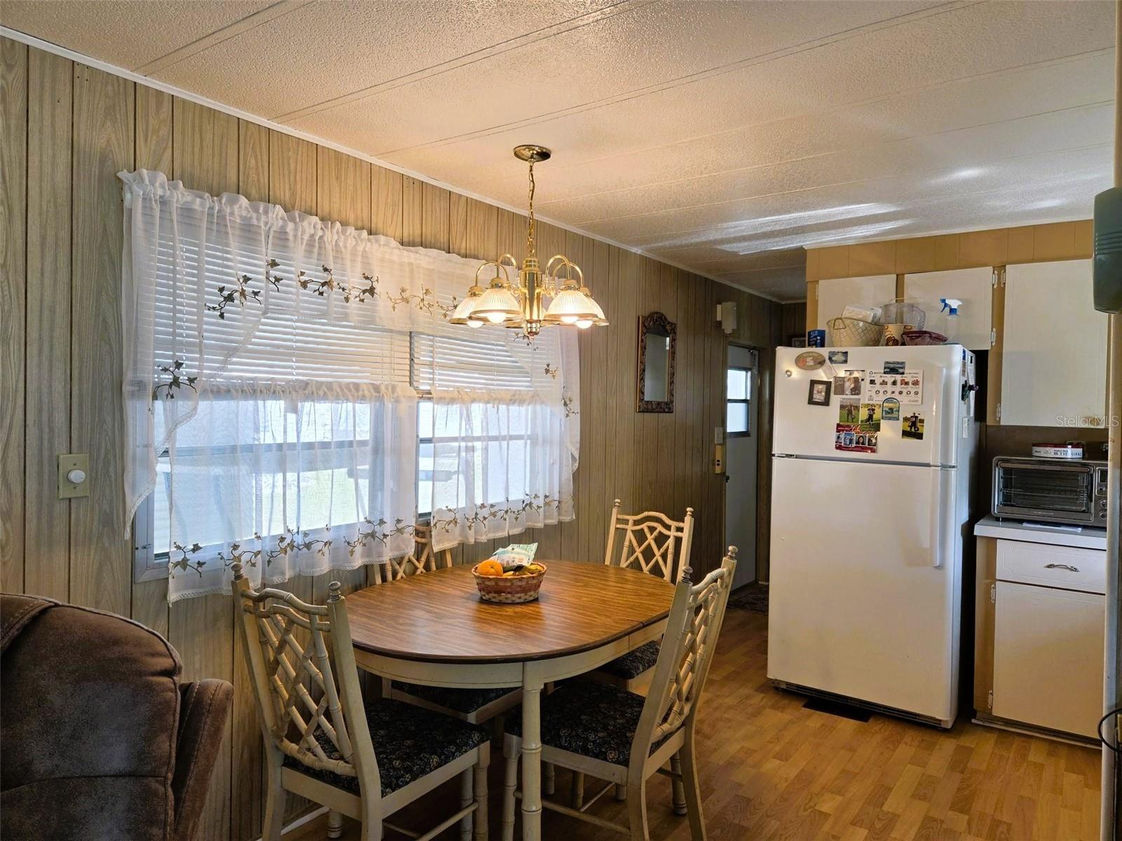 OAKWOOD MANOR - Residential